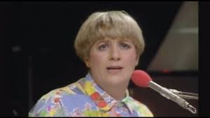 Victoria Wood at Piano Cant do it song